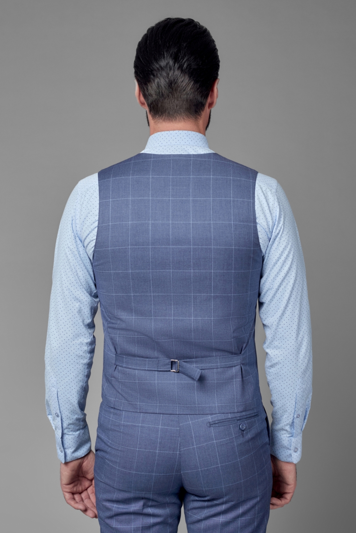 Костюмный однобортный жилет в тонкую клетку