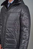 Черная куртка со строчкой