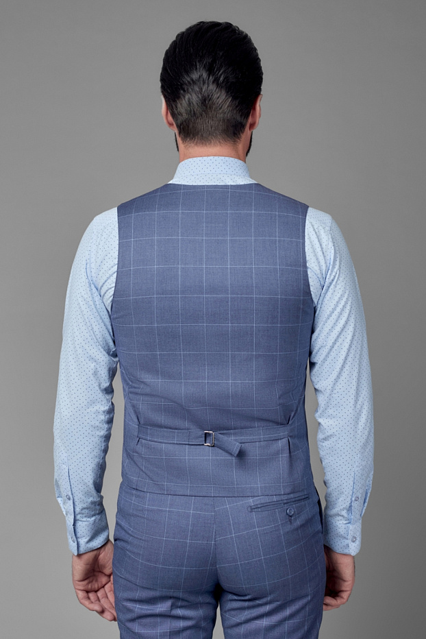 Костюмный однобортный жилет в тонкую клетку